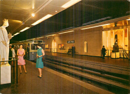 Métro De PARIS .  Station LOUVRE Nouveaux Aménagements - Stations, Underground