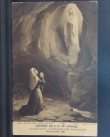 65496 . LOURDES . SOUVENIR DE N. D. DE LOURDES . APPARITION A BERNADETTE SOUBIROUS - Lourdes