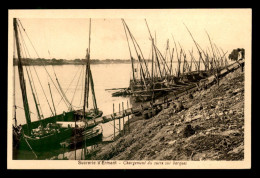 EGYPTE - SUCRERIE D'ERMANT - CHARGEMENT DU SUCRE SUR LES BARQUES - Otros & Sin Clasificación