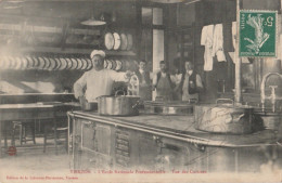 18) VIERZON (CHER) ECOLE NATIONALE PROFESSIONNELLE - VUE DES CUISINES  - EN  1916 - Vierzon