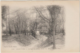 CPA - 28 - CHARTRES - Collège De Jeunes Filles - Le Parc -  Vue Du Pont - Vers 1905 - Chartres