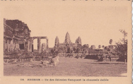 ANGKOR - Un Des édicules Flanquant La Chaussée Dallée Paulussen N° 78 CAMBODGE Indochine Asie - Cambogia