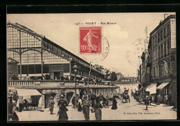 CPA Niort, Rue Brisson, Vue De La Rue  - Niort