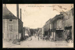 CPA Moncoutant, La Grande Rue, Vue De La Rue  - Moncoutant