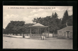 CPA Lezay, Les Promenades Et L`Entrée Du Parc  - Autres & Non Classés