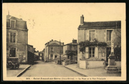 CPA Saint-Amand-sur-Sévre, La Place Et La Rue Principale  - Sonstige & Ohne Zuordnung