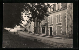 CPA Thenezay, Place De L`Hôtel-de-Ville  - Thenezay