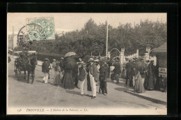 CPA Trouville, L`Entrée De La Pelouse  - Trouville