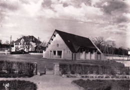 19 - Correze -  Camps-Saint-Mathurin-Léobazel - Place De La Mairie Et Salle Des Fetes - Other & Unclassified