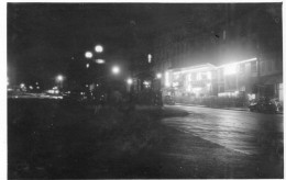 Photographie Vintage Photo Snapshot Paris Place Clichy Nuit Night Lumière - Lieux