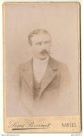 CARTE CDV - Portrait D'un Homme à Identifier - Tirage Aluminé 19 ème - Taille 63 X 104 - Edit. Louis Berruet Nantes - Anciennes (Av. 1900)