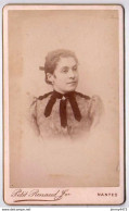 CARTE CDV - Portrait D'une Jeune Fille, à Identifier - Tirage Aluminé 19 ème - Taille 63 X 104 - Ed. Petit Renaud Nantes - Alte (vor 1900)
