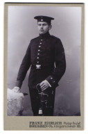 Fotografie Franz Ehrlich, Dresden, Sächsischer Soldat Helmut Döring In Uniform Mit Säbel Und Portepee, 1908  - Persone Anonimi