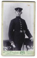 Fotografie Bruno Wendsche, Dresden, Sächsischer Soldat In Uniform Jäger-Bataillon Nr. 13 Mit Bajonett  - Persone Anonimi