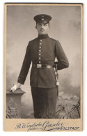 Fotografie B. Wendsche, Ingolstadt, Soldat In Dunkler Uniform Mit Bajonett Und Portepee  - Anonymous Persons