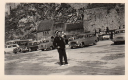 Photographie Vintage Photo Snapshot Automobile Voiture Car Mont St Michel - Places