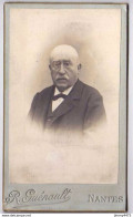 CARTE CDV - Portrait D'un Vieil Homme à Identifier - Tirage Aluminé 19 ème - Taille 63 X 104 - Edit. R. Guénault Nantes - Anciennes (Av. 1900)