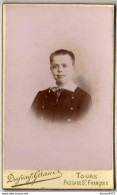 CARTE CDV - Portrait D'un Jeune Garçon, à Identifier - Tirage Aluminé 19 ème - Taille 63 X 104 - Ed. Duguay Gérau Tours - Old (before 1900)