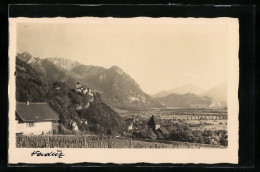 AK Vaduz, Ortsansicht Mit Kirche Und Burg  - Liechtenstein