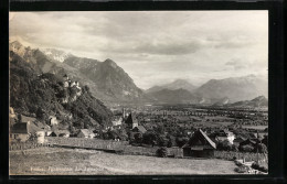 AK Vaduz, Ortschaft Mit Burg Vor Den Bergen  - Liechtenstein