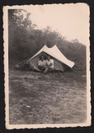 Jolie Photo De Femmes à Boissy L'Aillerie, Camping, 19 Août 1950, Val D'Oise Ile De France 6x8,5cm - Orte