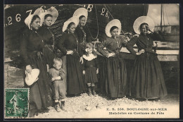 CPA Boulogne-sur-Mer, Matelotes En Costume De Fête  - Non Classés