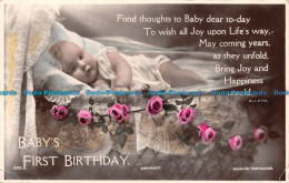 R103280 Babys First Birthday. Fond Thoughts To Baby Dear To Day. Beagles. 1929 - Monde