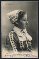 CPA La Roche-sur-Yon, Junge Femme En Costume Typique Avec Haube  - Ohne Zuordnung