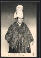 CPA Reux-Pont-l`Evêque /Normandie, Femme En Costume Typique Avec Haube  - Sin Clasificación