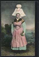 CPA Avenches /Normandie, Femme En Costume Typique Avec Haube  - Unclassified
