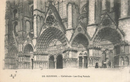 BOURGES : LA CATHEDRALE - LES CINQ PORTAILS - Bourges