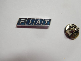 Beau Pin's En Relief  , Logo Auto FIAT , Argent , Bleu Foncé , Dimensions : 6 X 25 Mm - Fiat