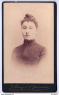 CARTE CDV - Portrait D'une Jolie Jeune Fille à Identifier - Tirage Aluminé 19ème - Taille 63 X 104 - Ed. J.Pervez Nantes - Oud (voor 1900)