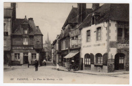 CPA Paimpol 22 Côtes Armor Place Du Martray Enseignes Au Bon Marché Auto S Velos Monin Café Du Marché  éditeur LL - Paimpol