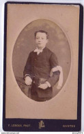 CARTE CDV - Portrait D'un Jeune Communiant à Identifier - Tirage Aluminé 19ème - Taille 63 X 104 - Ed. F. LEROUX Nantes - Oud (voor 1900)