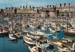 Saint Malo Bassin Des Yachts Et La Grande Porte - Saint Malo