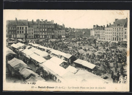 CPA Saint-Omer, La Grande Place Un Jour De Marché  - Saint Omer