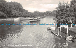 R104526 2082. The River Thames At Sonning Bridge. Lilywhite. RP. 1962 - Monde