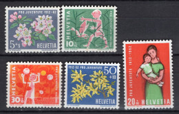 T3743 - SUISSE SWITZERLAND Yv N°700/04 ** Pro Juventute - Nuevos