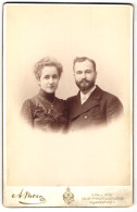 Fotografie Alois Beer, Klagenfurt, Dr. Theodor Lichem Und Seine Frau Marie In Sonntagsgarderobe  - Personas Anónimos