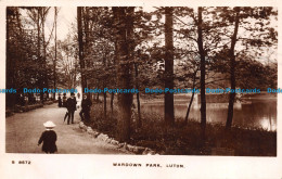 R104586 Wardown Park. Luton. Kingsway Real Photo Series. 1915 - Monde