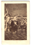 Fotografie Unbekannter Fotograf Und Ort, Max Sohn Von Adolf Müller Edler Von Seehof, K.u.k. Offizier Um 1862  - Anonieme Personen