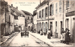 89 - VEZELAY LA GRANDE RUE LA GENDARMERIE - Vezelay