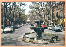 Ppgf/ CPSM Grand Format - BOUCHES DU RHONE - AIX EN PROVENCE - FONTAINE DES NEUF CANONS - Automobiles, DS, Aronde - Aix En Provence