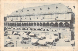 27060 " PADOVA-PIAZZA DELLE ERBE-PALAZZO DELLA RAGIONE " ANIMATA-VERA FOTO-CART. POST. SPED.1920 - Padova (Padua)