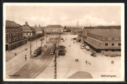 AK Karlsruhe, Bahnhofsplatz Mit Strassenbahnen  - Karlsruhe