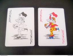 Set Of 2 Pcs. Carlsberg Beer Playing Card Joker On Ice Skating  (#32) - Cartes à Jouer Classiques