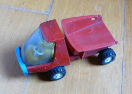 Ancien Camion Benne Basculante IPL En Tôle (genre Tonka) - Made In France - Oud Speelgoed