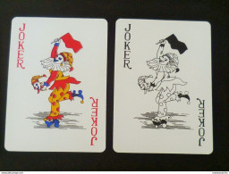 Set Of  2 Pcs. Carlsberg Beer Gold Crown Playing Card Joker On Ice Skating  (#60) - Cartes à Jouer Classiques