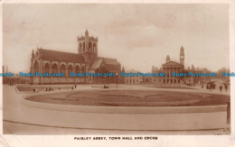 R105255 Paisley Abbey. Town Hall And Cross. Holmes Real Photo Series - Monde